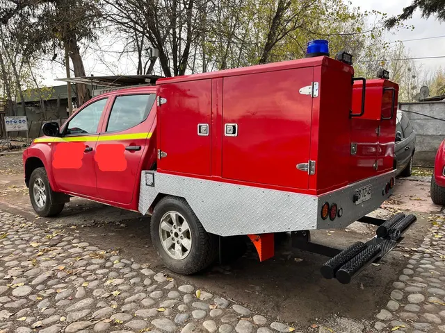 Camionetas de servicio fabricado por APEX