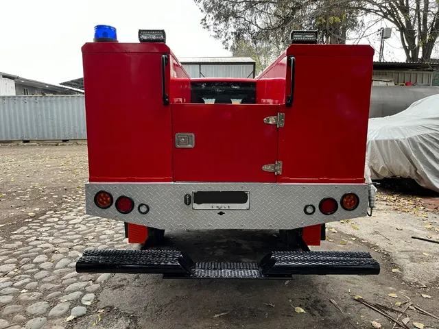 Camionetas de servicio fabricado por APEX