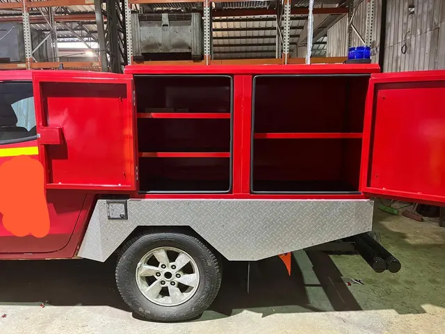 Camionetas de servicio fabricado por APEX