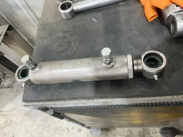 Componentes hidráulicos fabricado por APEX